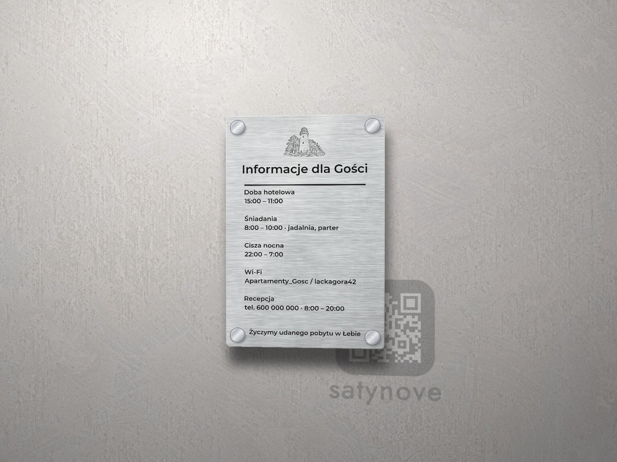 Srebrna tablica informacyjna dla gości z grafiką Łeby