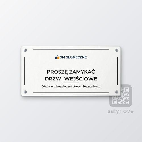 Tabliczka w ramce z logo spółdzielni: PROSZĘ ZAMYKAĆ DRZWI WEJŚCIOWE