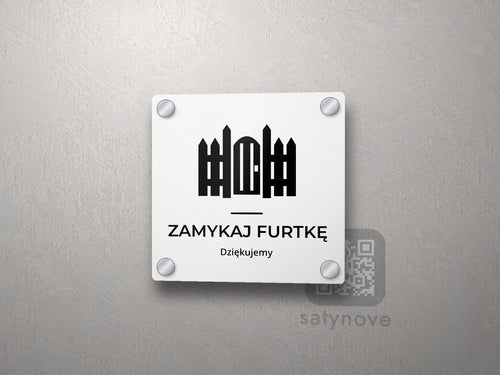 Kwadratowa tabliczka ZAMYKAJ FURTKĘ z piktogramem i podpisem