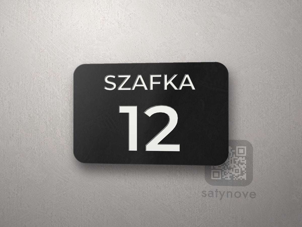 Numerek na szafkę z napisem SZAFKA nad numerem