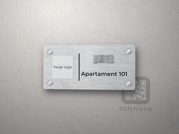 Srebrna tabliczka apartamentu z miejscem na logo i grafiką Szczecina