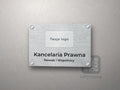 Tablica kancelarii z logo