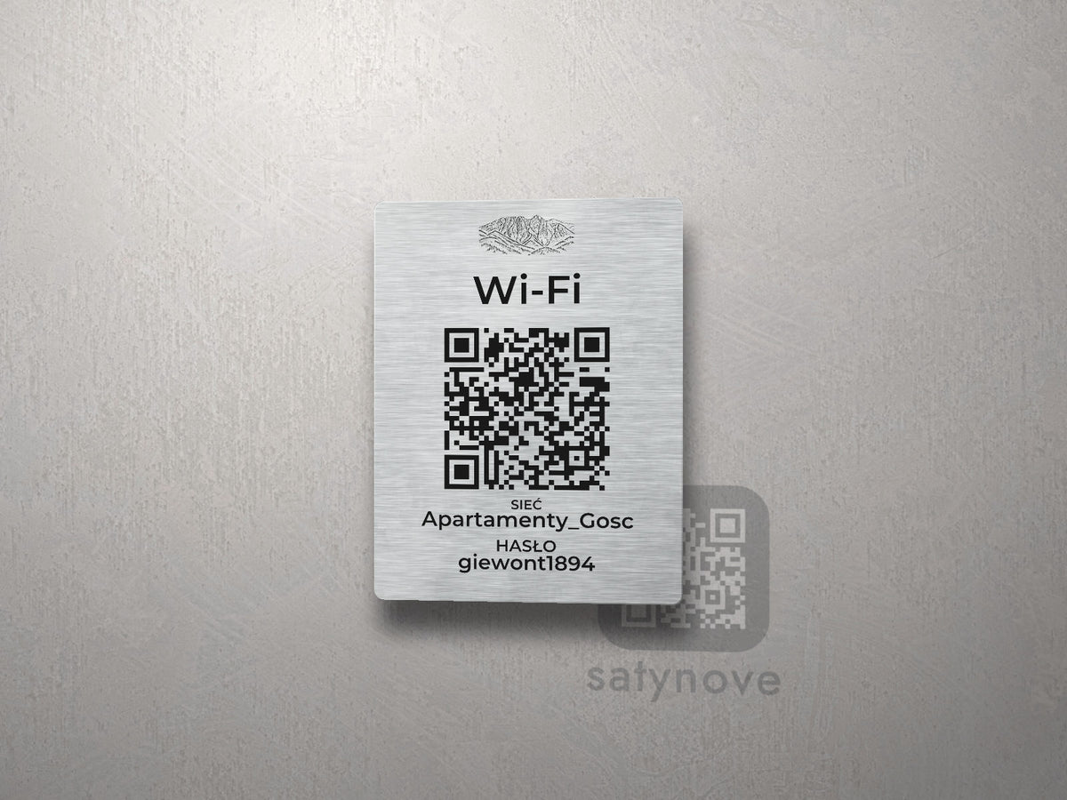 Srebrna tabliczka Wi-Fi z kodem QR i rysunkiem Giewontu