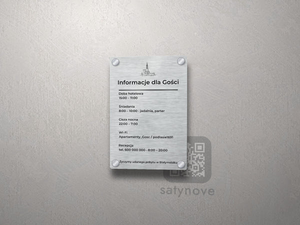 Srebrna tablica informacyjna dla gości z grafiką Białegostoku