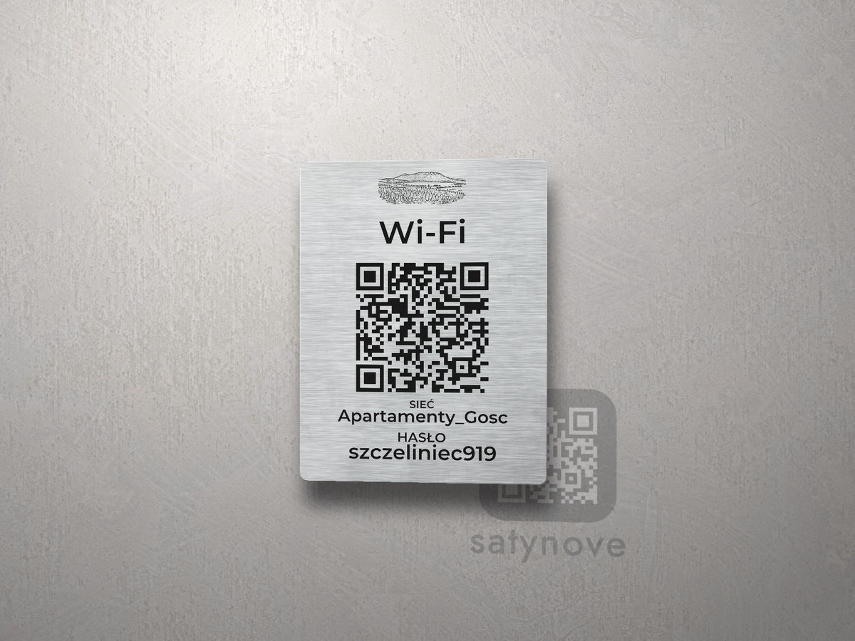 Srebrna tabliczka Wi-Fi z kodem QR i grafiką Gór Stołowych