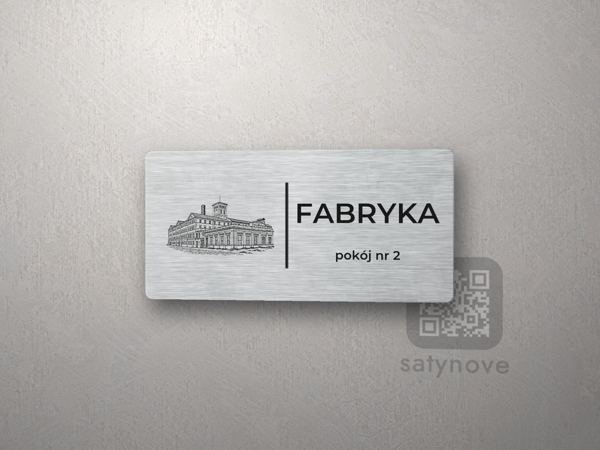 Srebrna tabliczka z rysunkiem i napisem FABRYKA, pokój nr 2