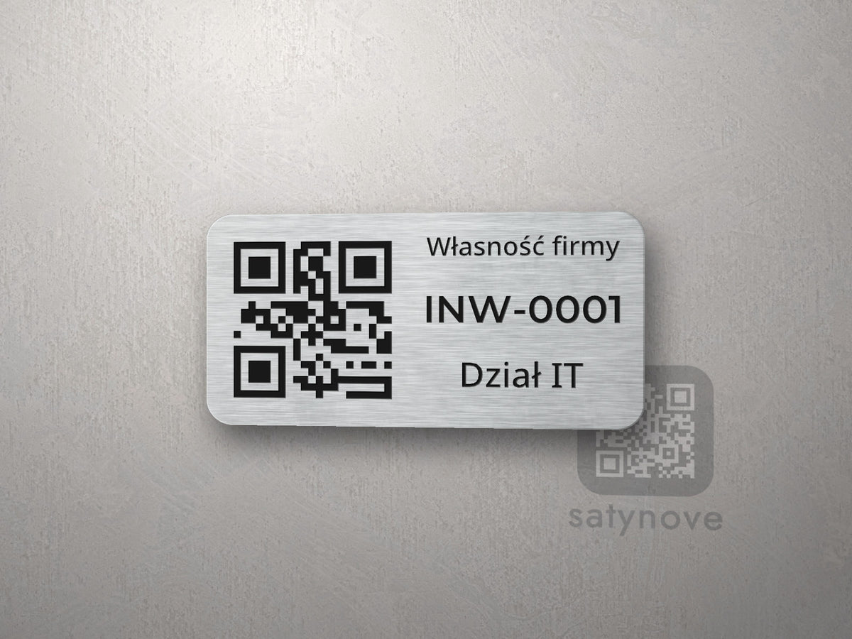 Srebrna tabliczka inwentarzowa INW-0001 z kodem QR