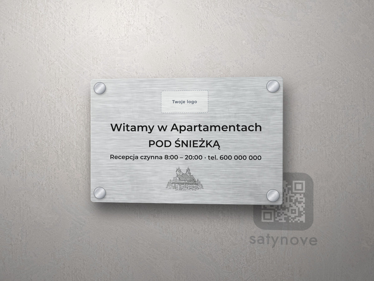 Srebrna tabliczka powitalna z miejscem na logo i grafiką Karkonoszy