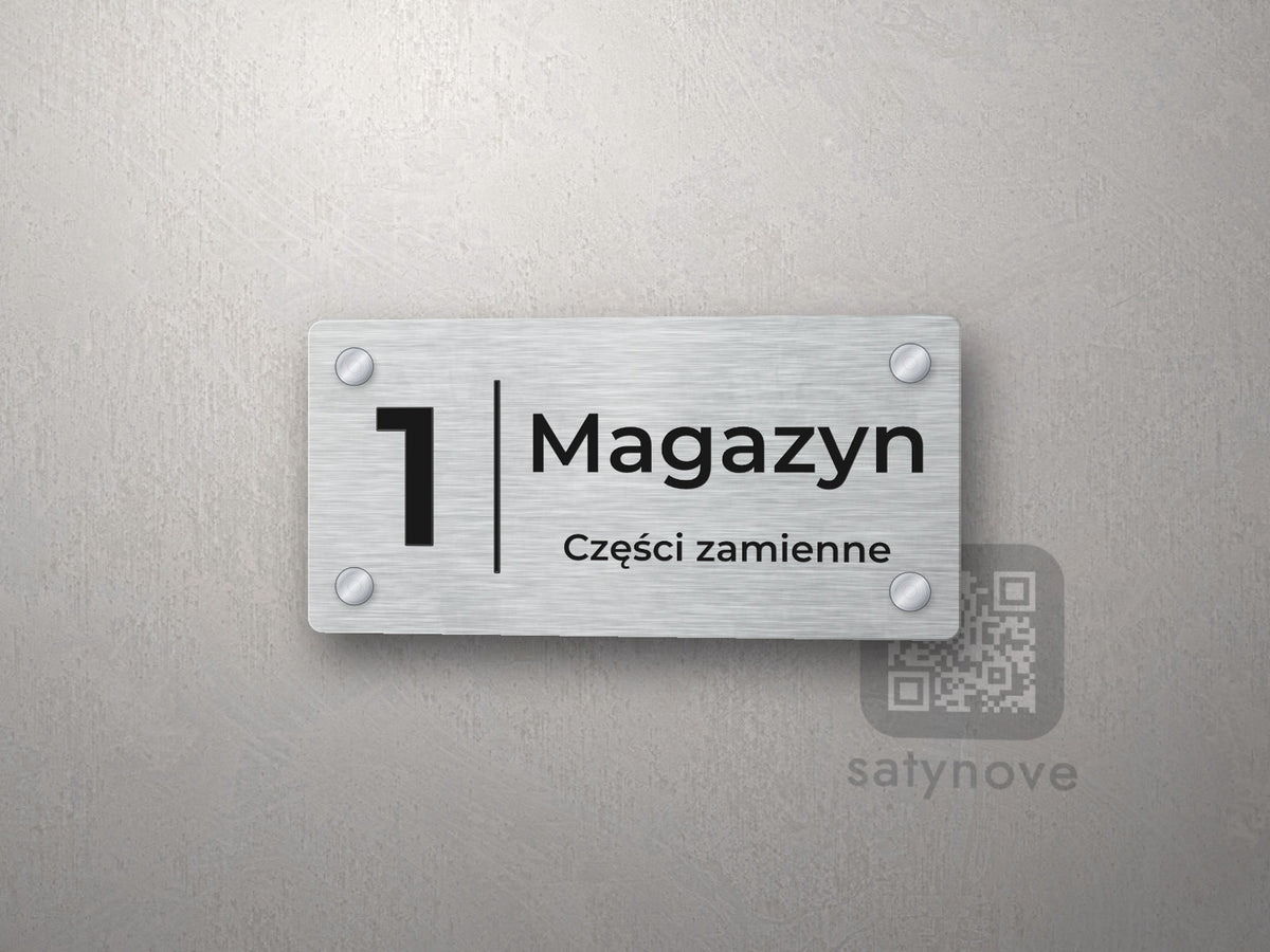 Tabliczka na drzwi z numerem 1 i napisem Magazyn, Części zamienne
