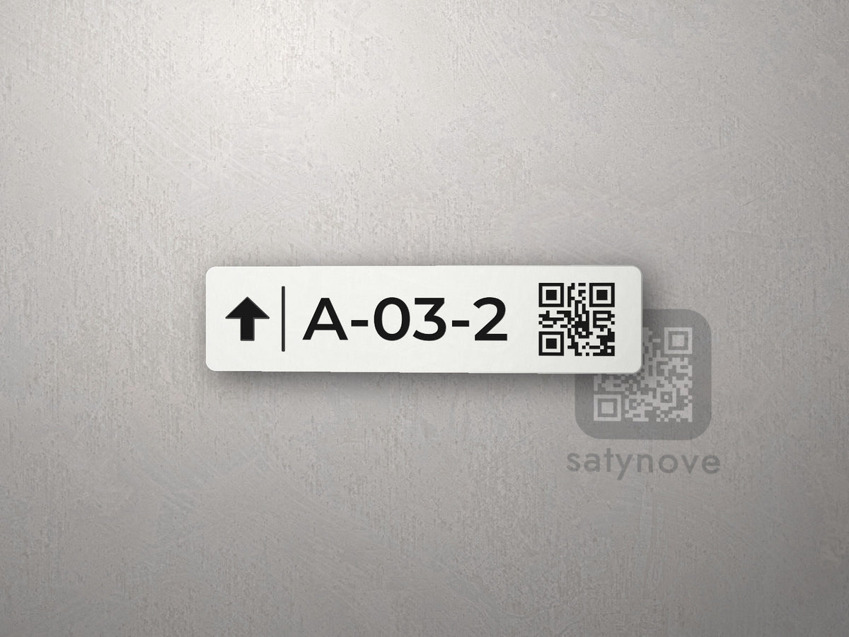 Etykieta belki regału: strzałka w górę, kod A-03-2 i kod QR