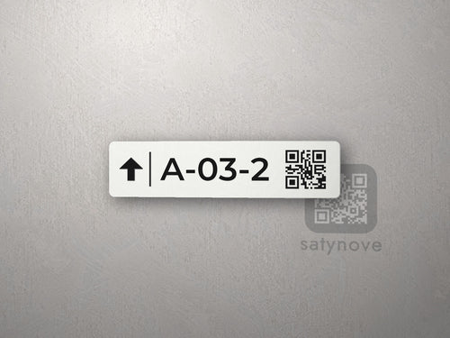 Etykieta belki regału: strzałka w górę, kod A-03-2 i kod QR