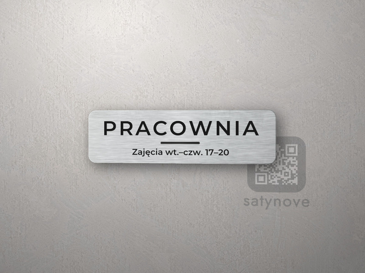 Mała srebrna tabliczka „PRACOWNIA” z drugą linią pod kreską
