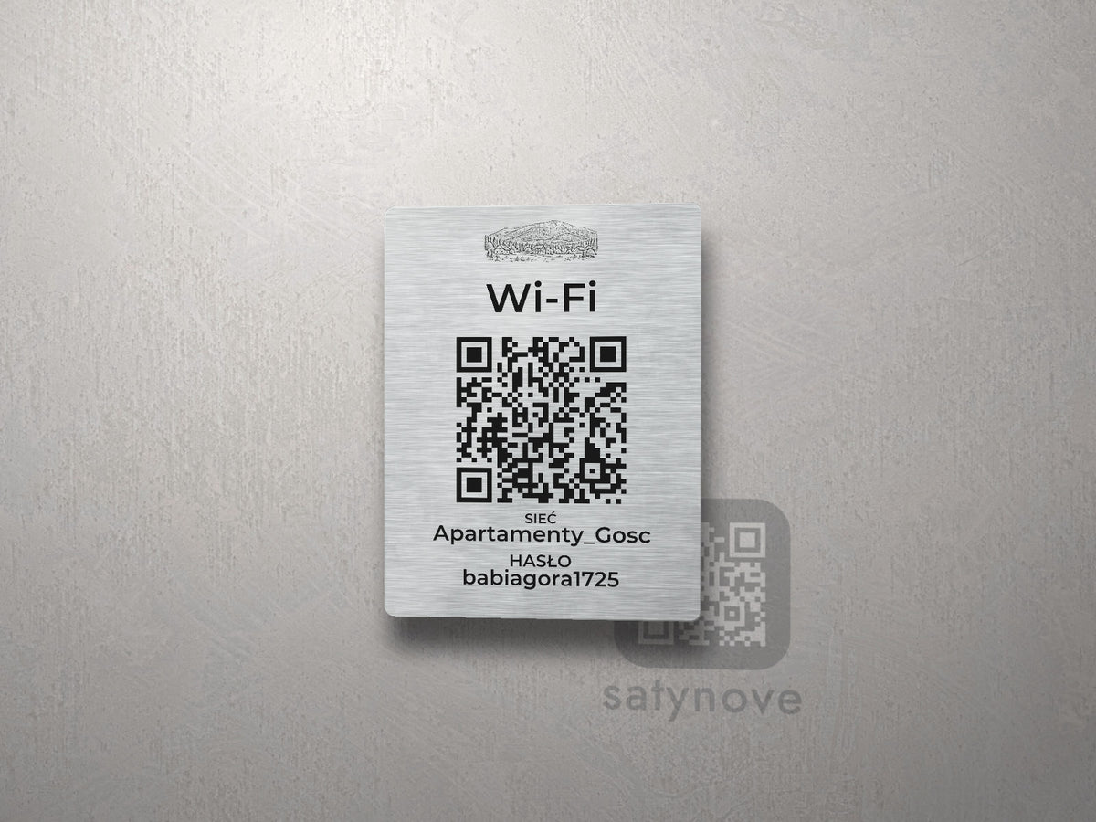 Srebrna tabliczka Wi-Fi z kodem QR i grafiką Beskidów